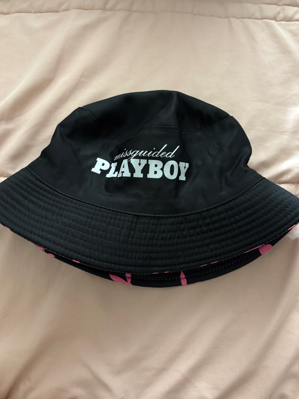 Misguided Playboy reversible black and pink bucket hat